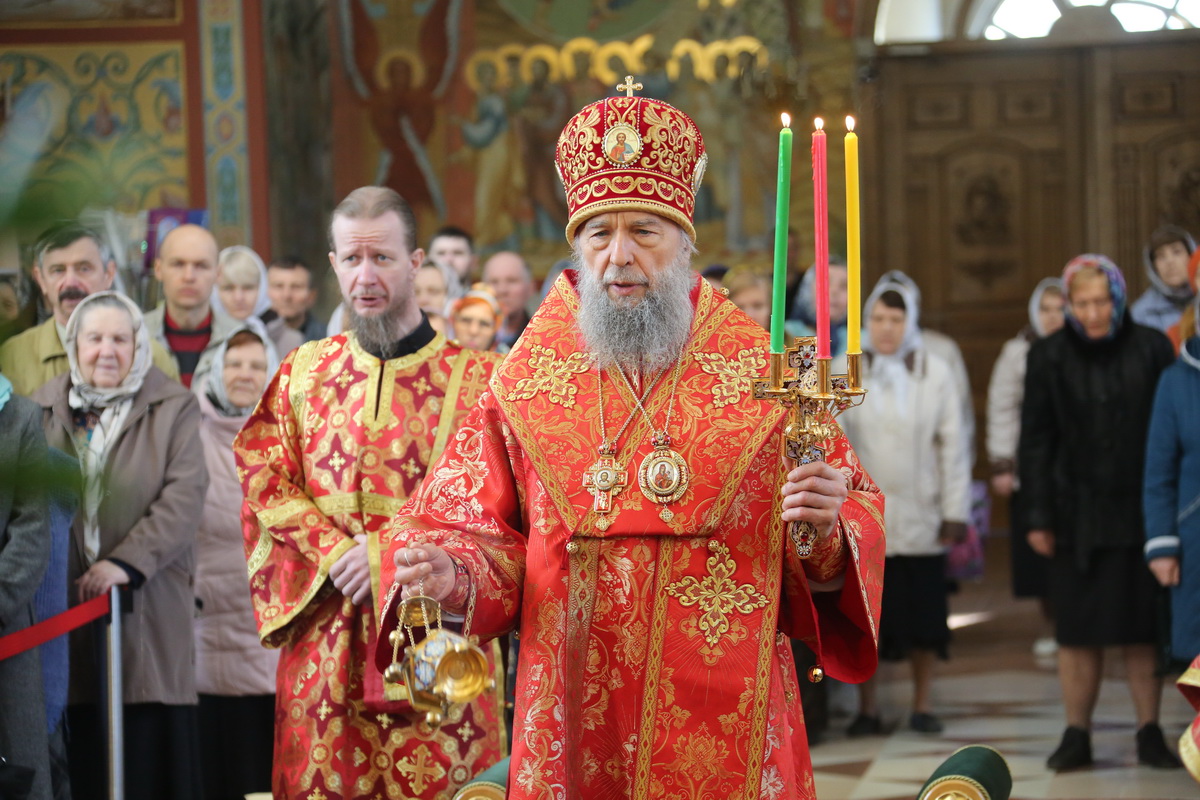 Божественная литургия в храме Казанской иконы Божией Матери