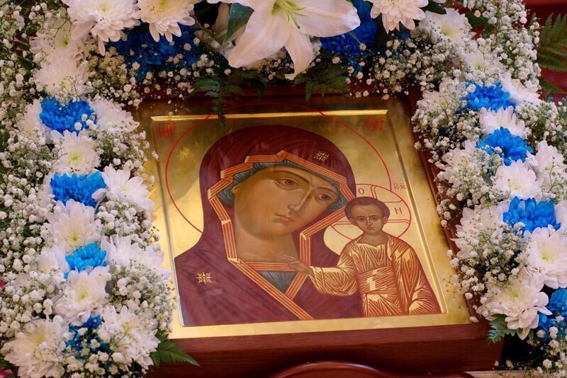 Божественная литургия в Престольный праздник храма Казанской иконы Божией Матери