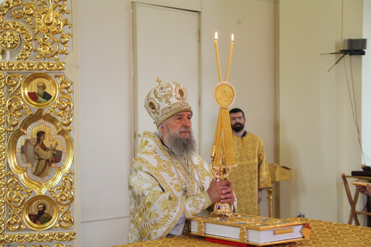 Литургия в храме Казанской иконы Божией Матери 