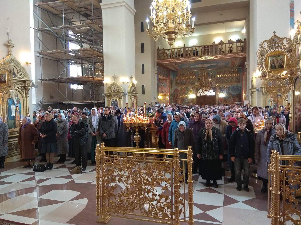 Божественная Литургия в Праздник Покров