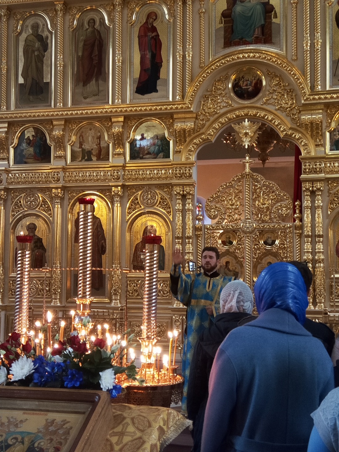 Божественная Литургия в Праздник Покров