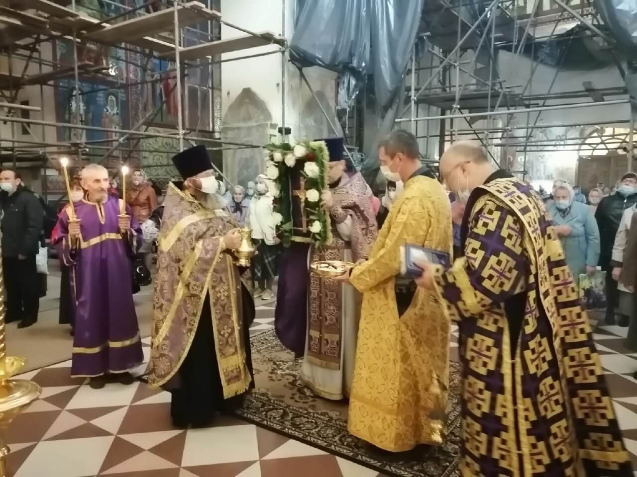 праздничное Всенощное бдение