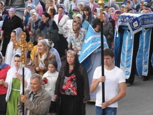 Крестный Ход с плащаницей Божией Матери